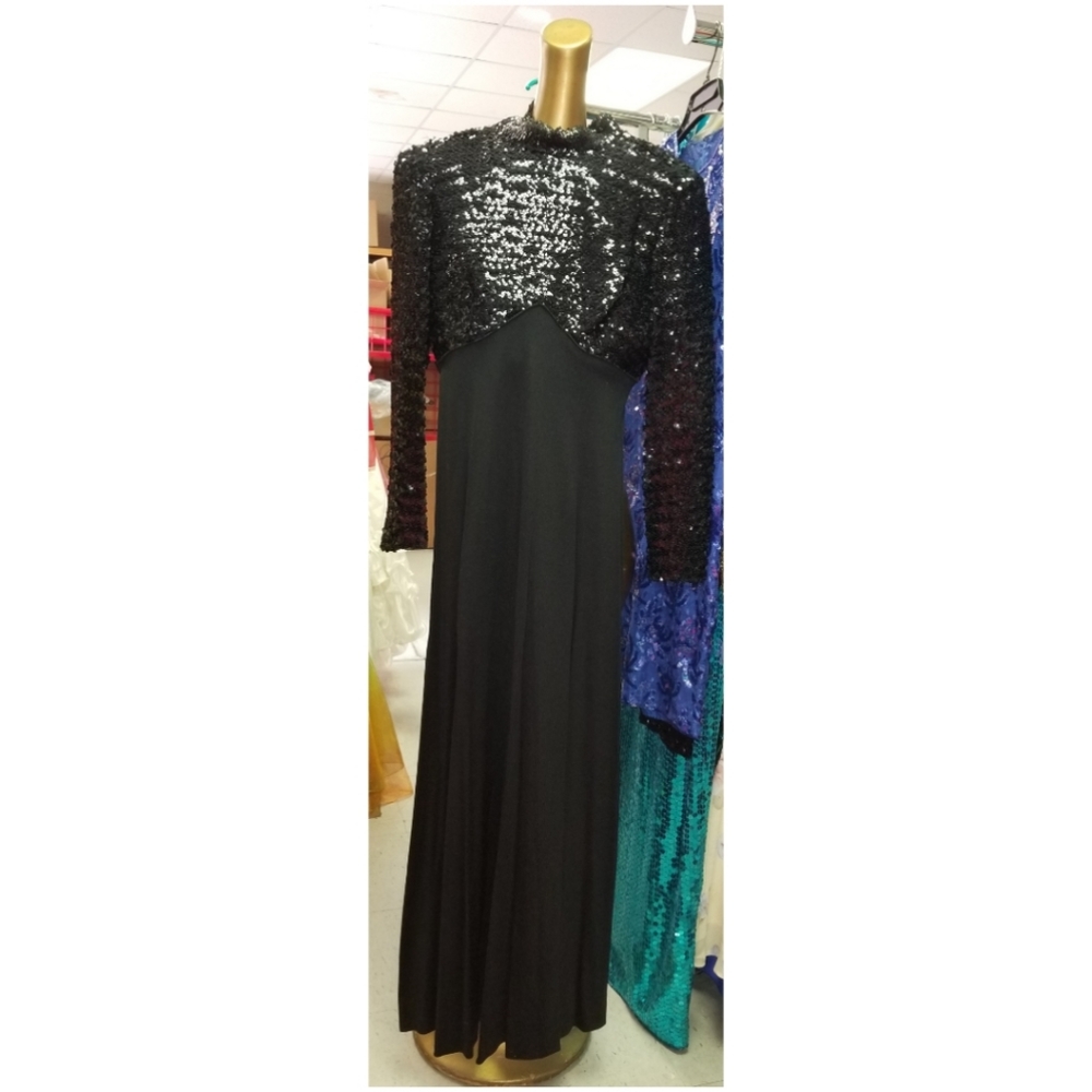 Vintage sz 10 sequined and chiffon evening gown
